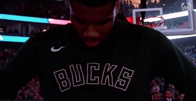 穆勒：孔帕尼的工作非常出色，本赛季观看拜仁比赛是种享受（穆勒盛赞孔帕尼：本季拜仁踢得赏心悦目）