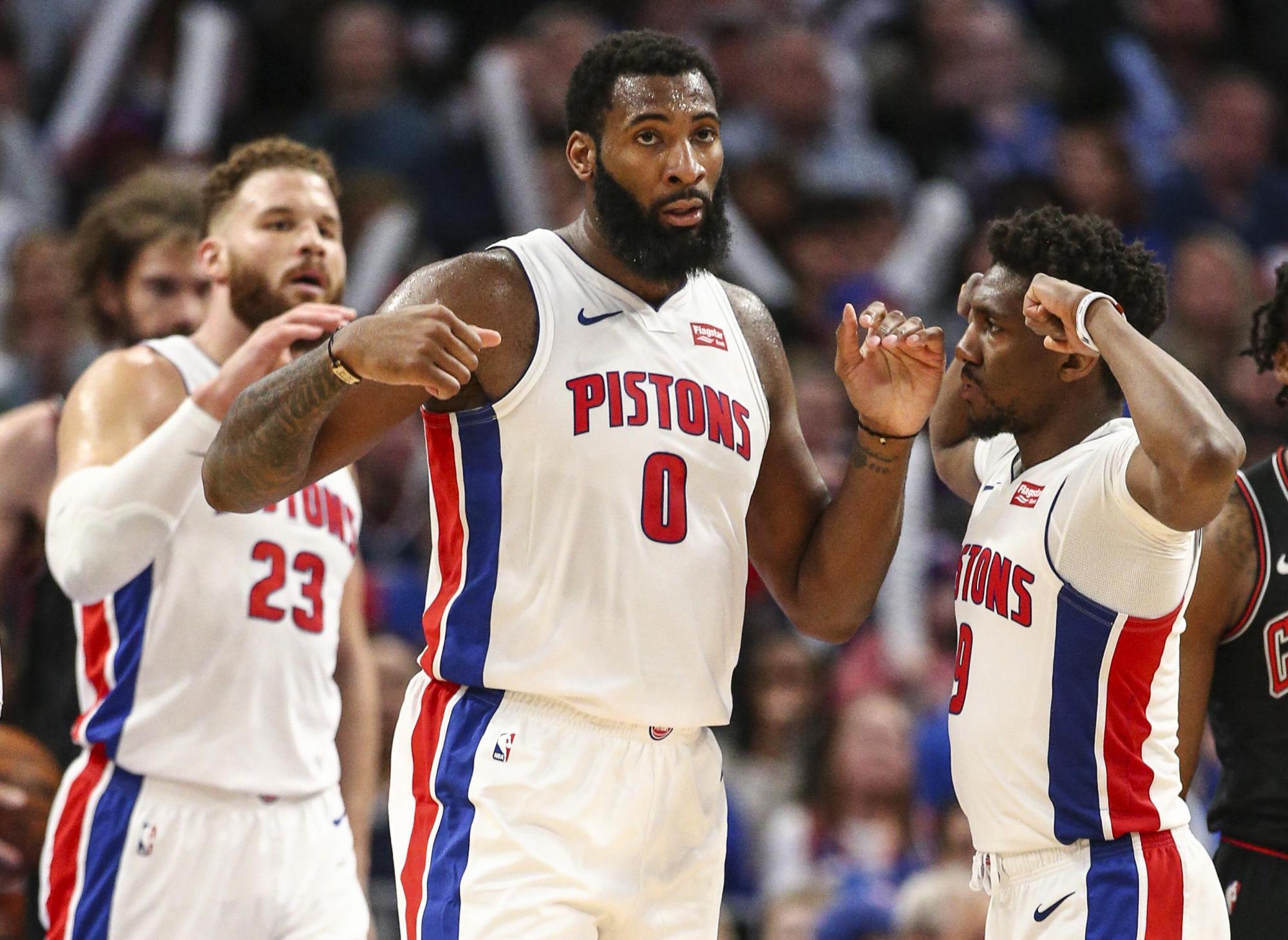 罗马3-1客胜克雷莫内塞登顶意甲，苏莱、埃文-弗格森、利马破门（罗马客场3-1击退克雷莫内塞登顶意甲榜首，苏莱、埃文-弗格森、利马相继建功）