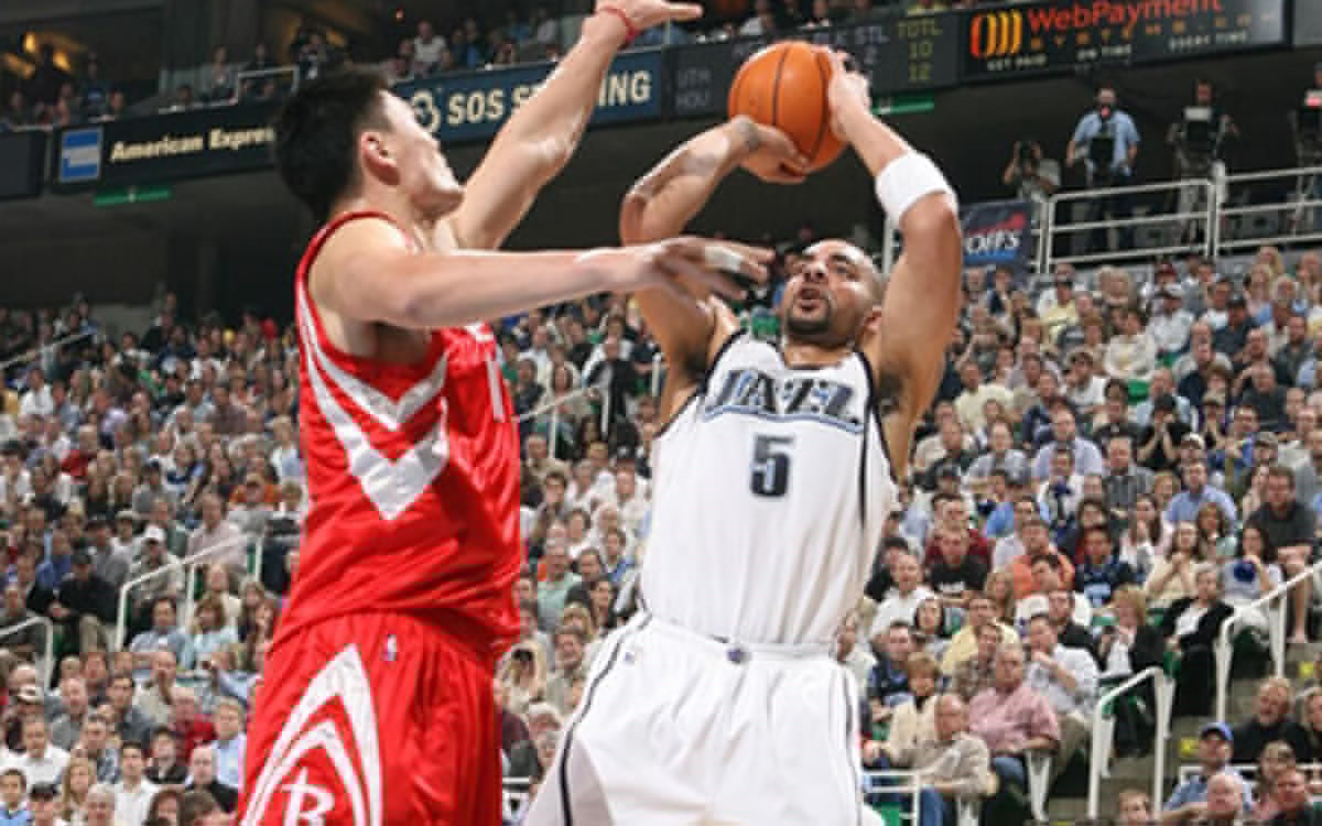 麦克阿瑟FCvs大埔亚冠赛前为香港大埔火灾遇难者...（亚冠赛前：麦克阿瑟FC对阵大埔，向香港大埔火灾遇难者致哀）