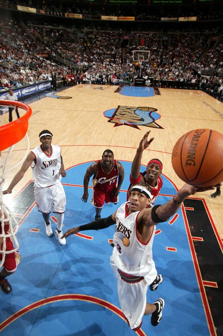 卡塔尔主场优势明显（卡塔尔借主场之势占得先机）