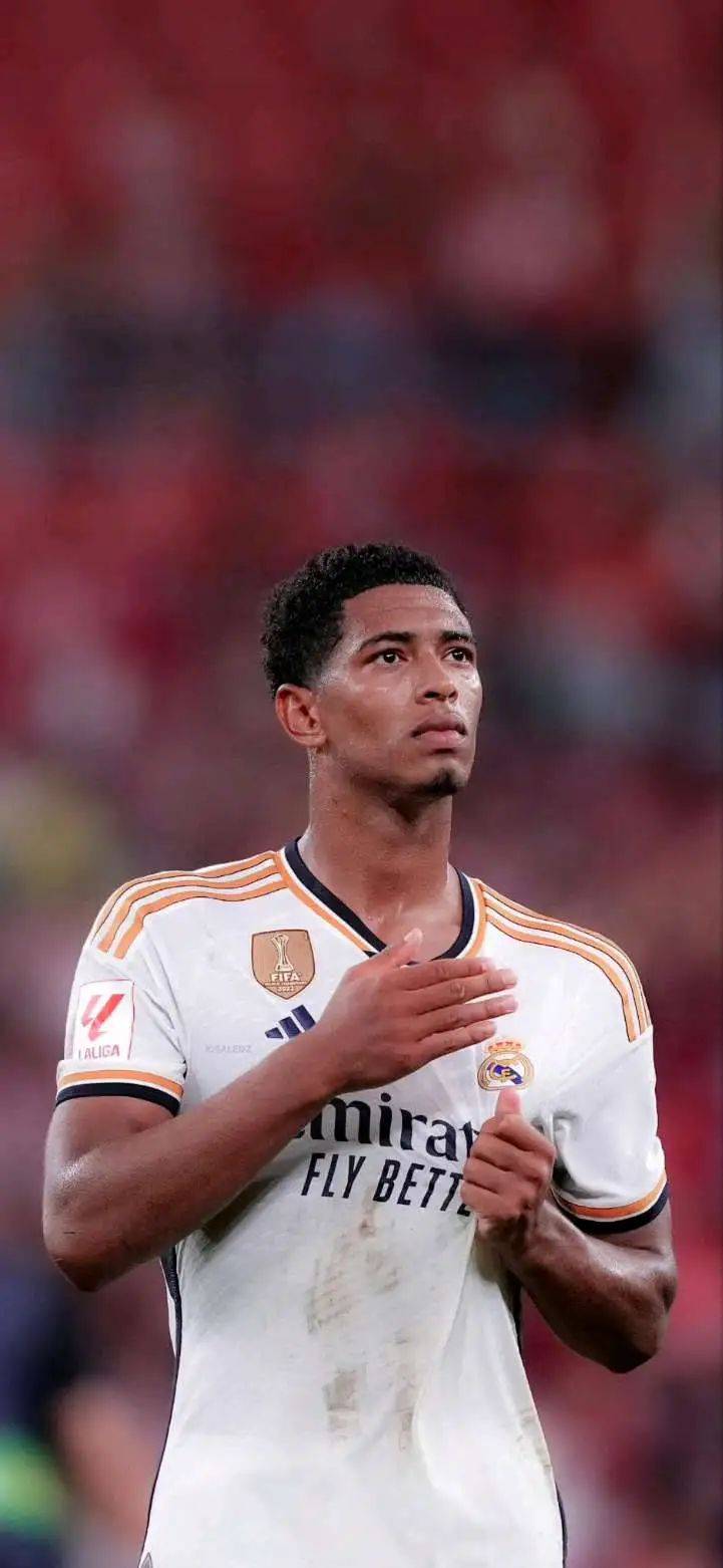 图片报：拜仁正在考察桑托斯19岁的巴西左后卫索萨（拜仁关注桑托斯19岁巴西左后卫索萨，已派员考察）