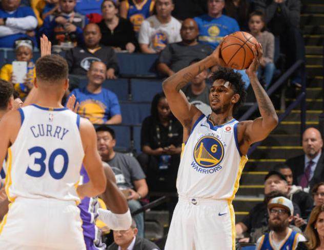 詹姆斯逆天表现再现老将统治力（詹姆斯超神发挥再度彰显老将统治力）