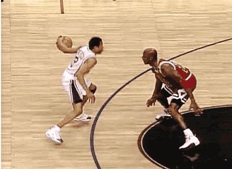 上任后首次露面，国足新帅邵佳一现场观战中国U22vs越南U22（履新后首次公开亮相，国足新帅邵佳一现身观战U22中国队对阵U22越南队）