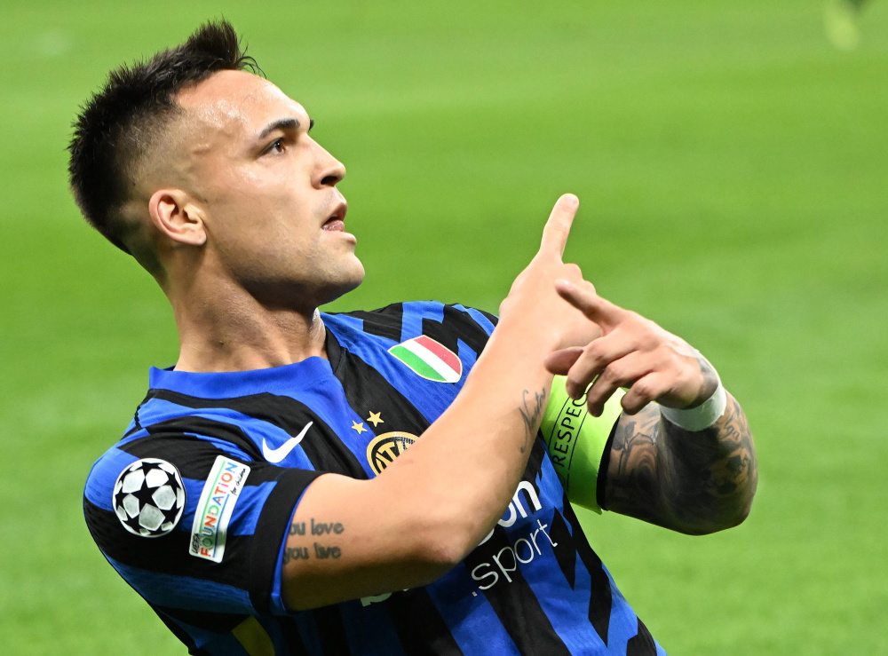 海港亚冠赛前Vlog：吉祥物伊戈已量产；林皇再度作客上海滩（海港亚冠备战Vlog：伊戈吉祥物量产上线，林皇再临上海滩）