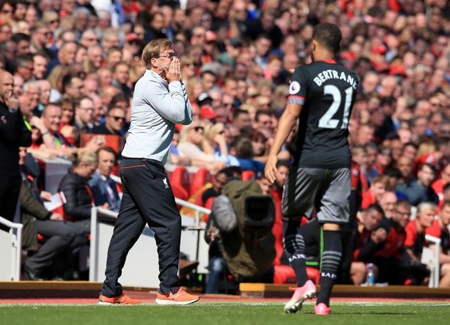 或缺席2个月！皇马官方：阿诺德左侧股四头肌直肌拉伤（皇马官宣：阿诺德左侧股四头肌直肌拉伤，或缺阵两个月）