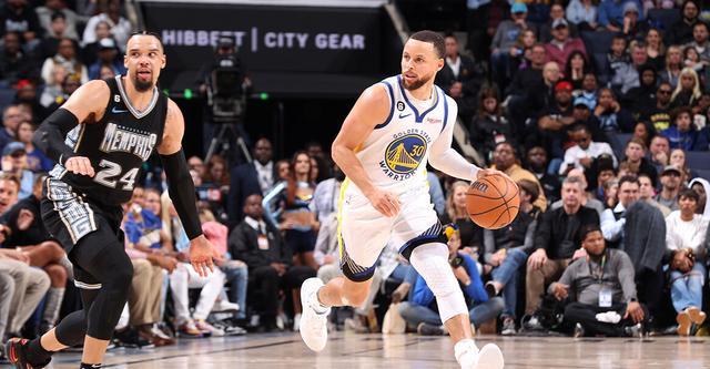 约基奇创NBA历史，两度斩获55+三双（约基奇缔造NBA里程碑，两次完成55+三双壮举）