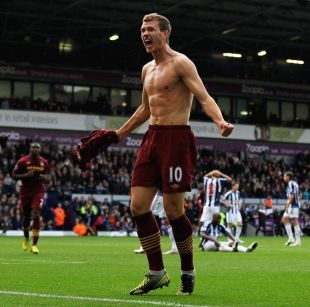 登顶法甲射手王！格林伍德本场双响，本赛季法甲12场10球（格林伍德梅开二度，12场10球领跑法甲射手榜）