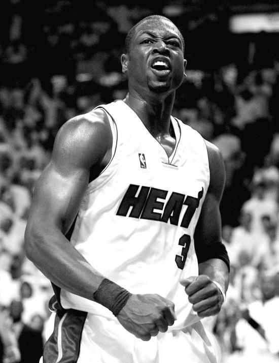 状态有回暖！马克西半场11中4&三分4中2拿到12分4板3助（马克西回暖迹象明显：半场12+4+3，投篮11中4、三分4中2）