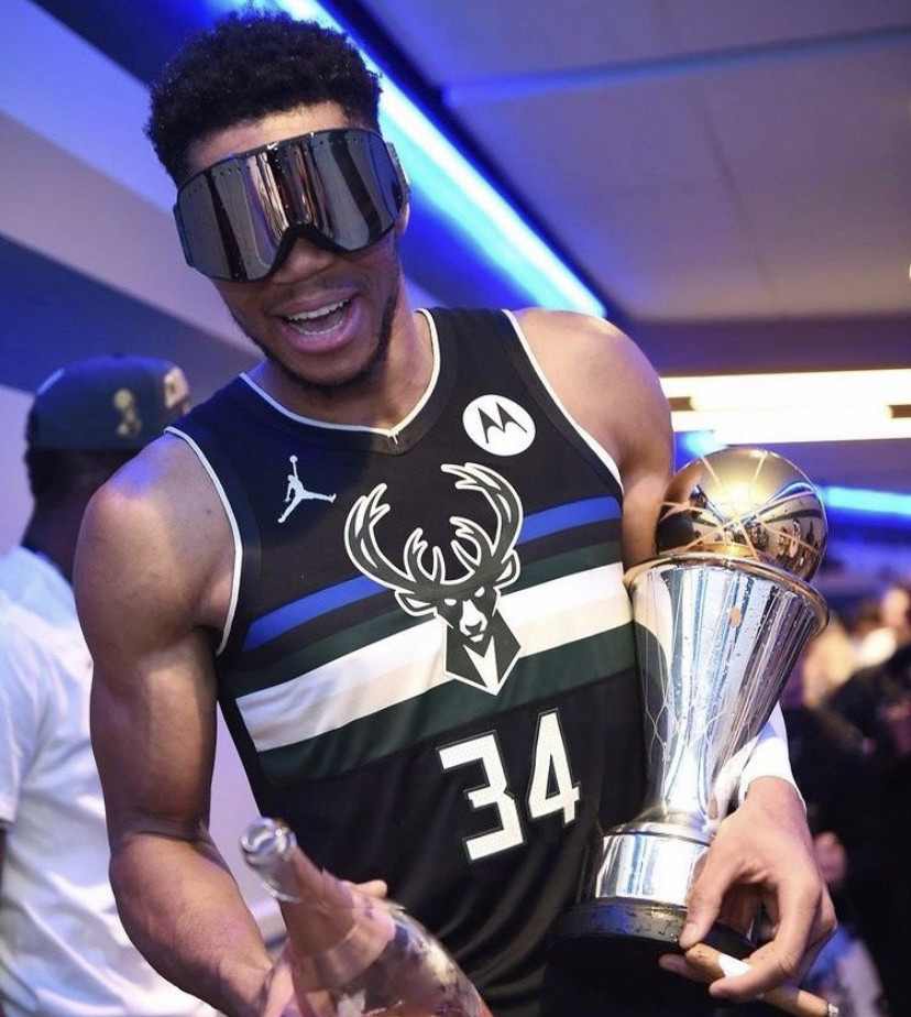 齐沃：2010年我曾与死神共饮一杯咖啡，那天后我不再考虑自我（齐沃：2010年与死神对坐喝咖啡，此后我学会放下自我）