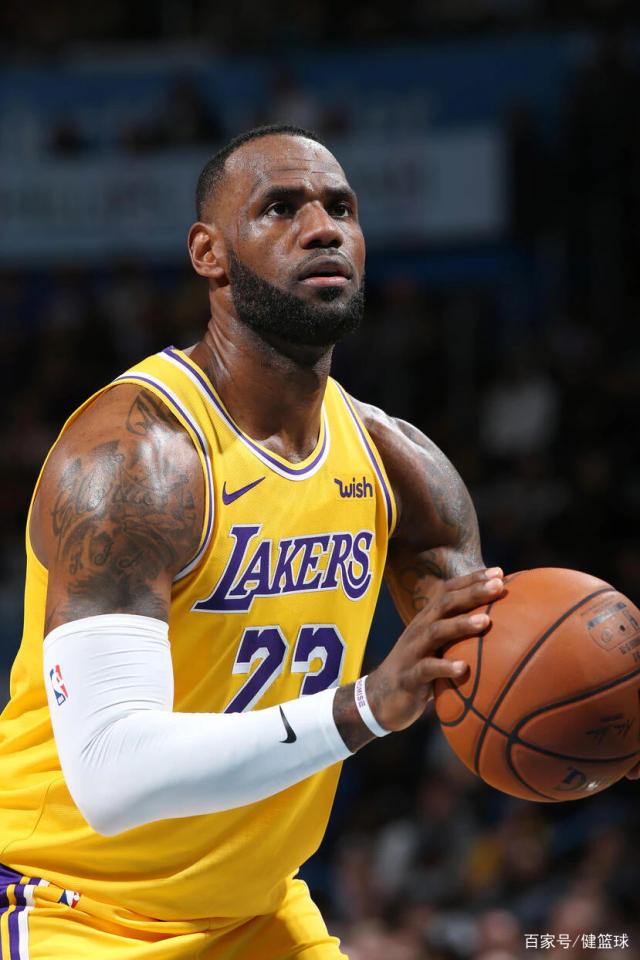 篮球篮网新援表现稳定（篮网新援发挥稳健）