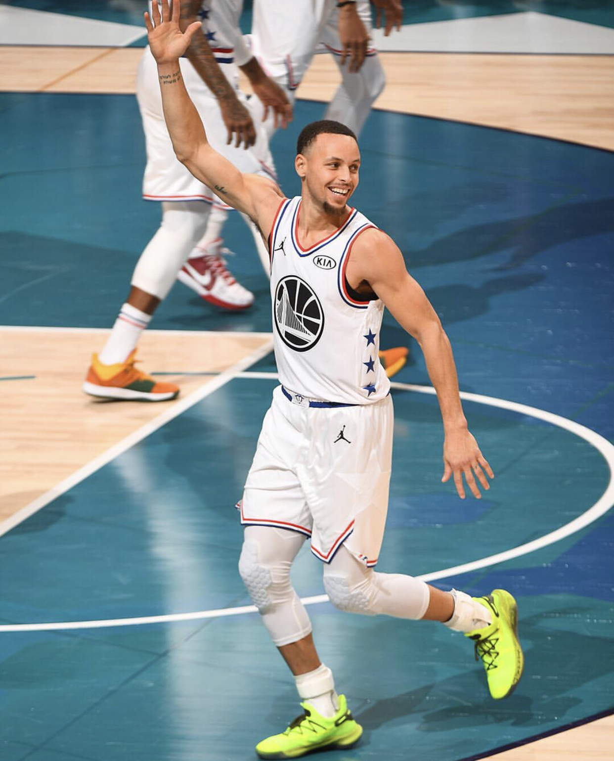 马祖拉揭秘：三分球命中率超五成，运气还是实力？（马祖拉谈三分命中率破50%：究竟是运气加持还是实力使然？）