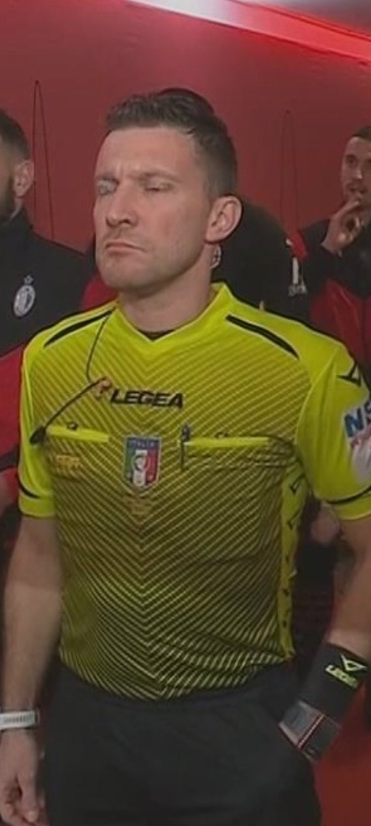 7胜破咒！肘伤缠身的郑钦文为何能硬刚TOP10？（肘伤未愈，郑钦文何以斩获七胜打破TOP10魔咒？）