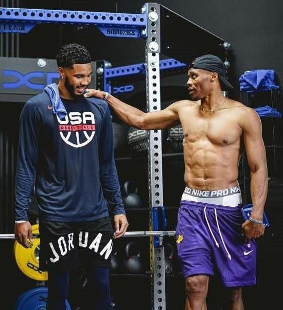 每体：巴萨对梅西重返诺坎普不知情，不清楚他是如何进入的（每体：巴萨称不知梅西重返诺坎普，入场方式成谜）