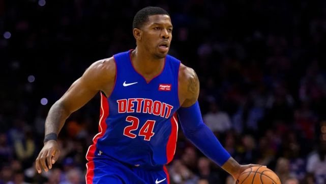 巴萨客战切尔西：莱万、亚马尔首发，内托、埃斯特旺出战（巴萨客场挑战切尔西：莱万、亚马尔先发，内托与埃斯特旺登场）