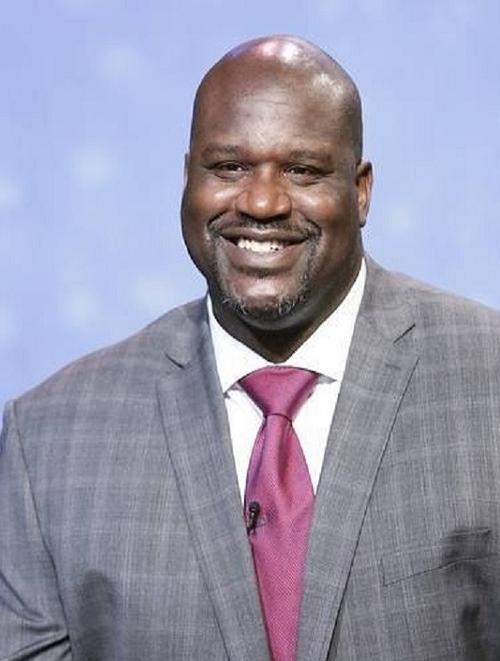 TA：多家豪门关注小将斯密特，阿尔克马尔对其估价约6000万欧（TA：阿尔克马尔为斯密特标价约6000万欧，多家豪门密切关注）