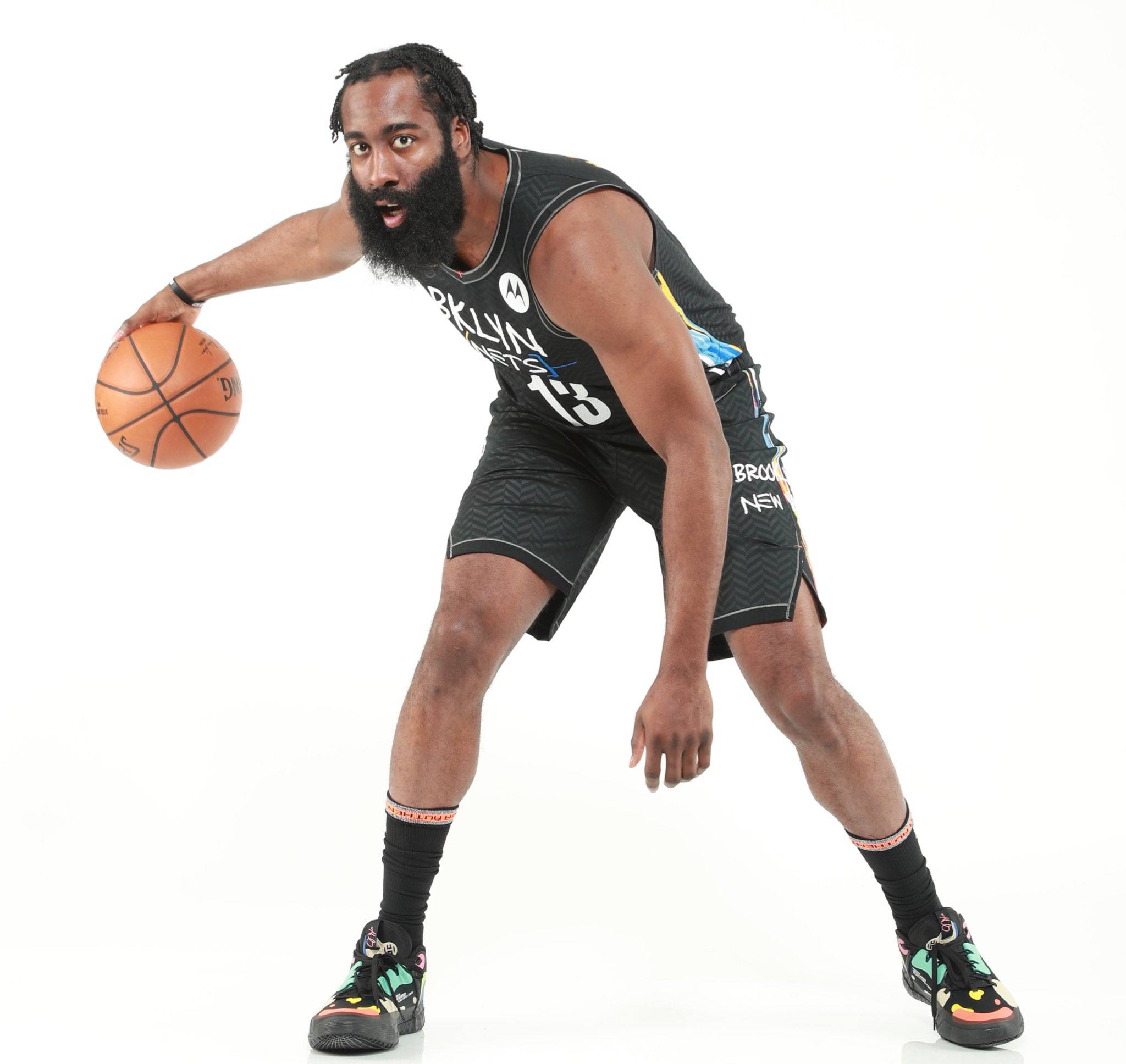 CBA球队巡礼：上海——大手笔运作之后誓要“鲨回巅峰”（CBA球队巡礼：上海队——重金运作后力拼“鲨”重返巅峰）