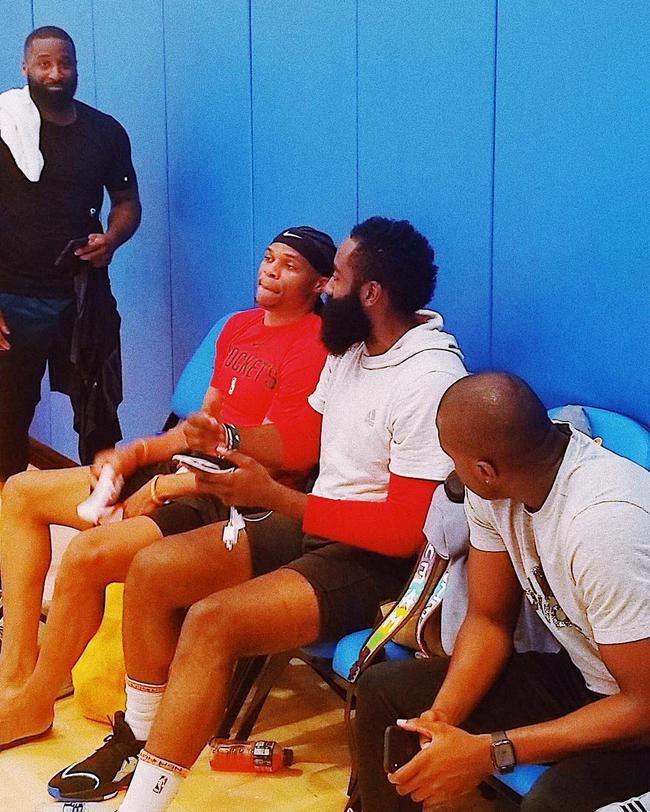 卡尔：开局不顺利但结果不错，想要达到梅西水平还有很长的路（卡尔：起步不顺收官尚佳，距离梅西水准仍有漫长路要走）